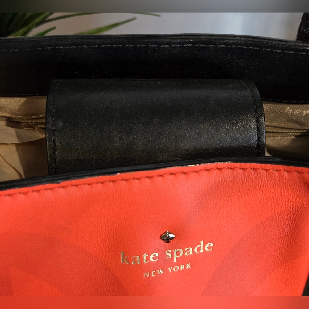 Kate Spade New York Brightspot Avenue Grayce Tote Storybook Lining - Picture 8 of 15